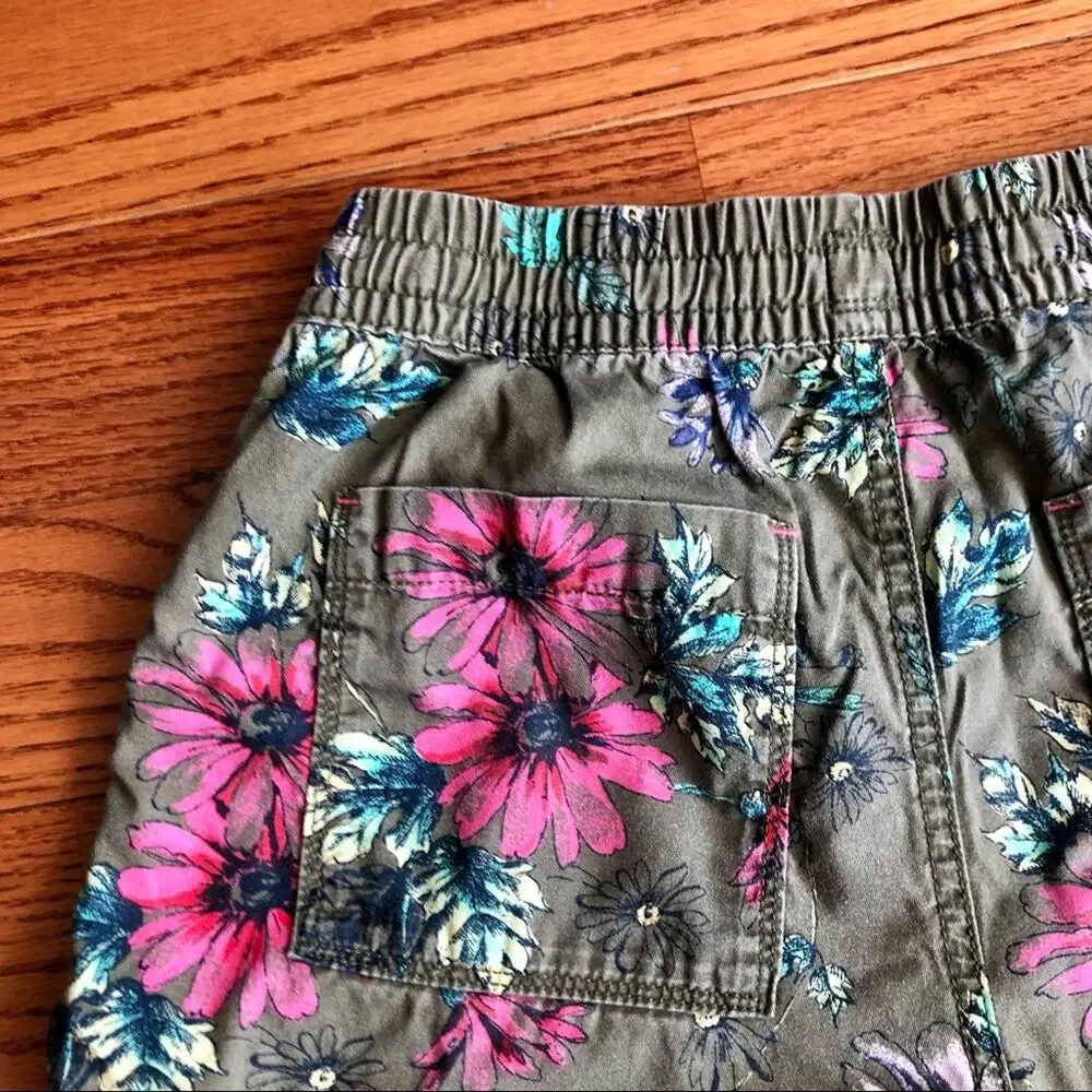Gap Kids Floral Frayed Olive Green Leaves Print Pull-On Shorts Girls’s Size L
